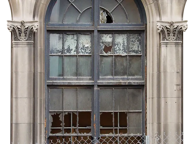 RV_photo_close_up_of_arched_window_renaissance_grand_hotel_COMPARISON_V2_0522_BEFORE