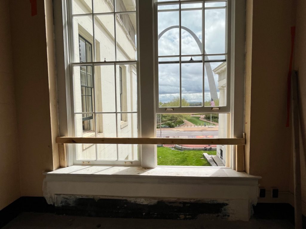 Old Courthouse windows looking out to the Gateway Arch National Park