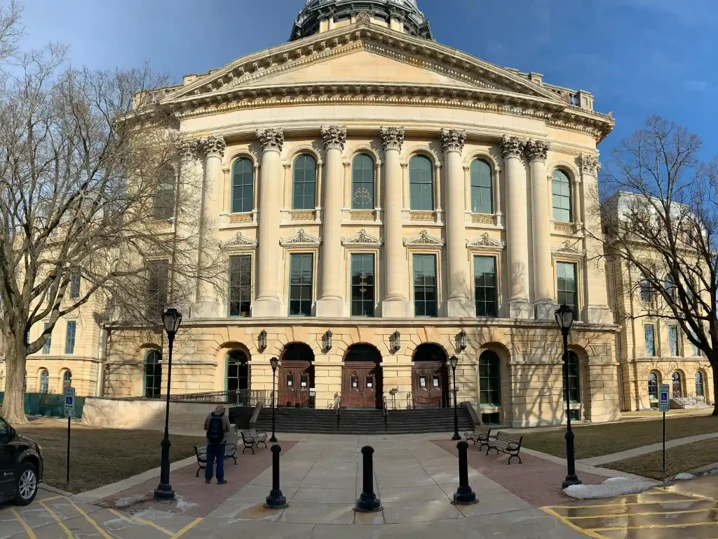 The front of the Illinois State Capitol building after restoration.
