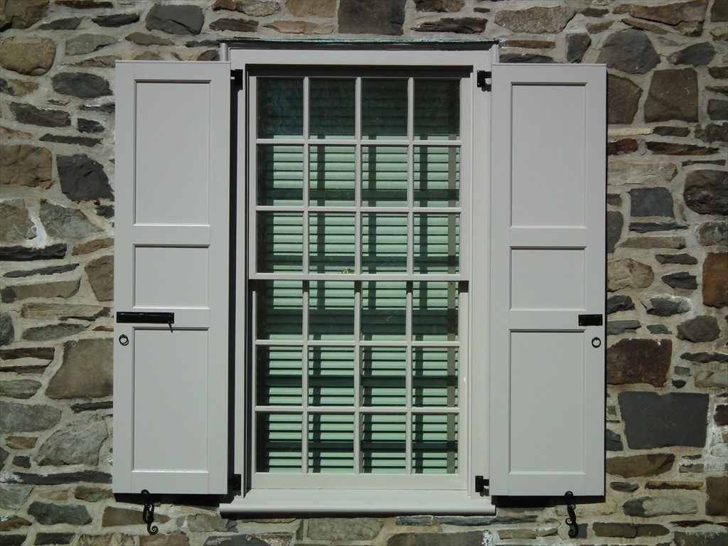 A detail view of a window on the Franklin D. Roosevelt Presidential Library and Museum.