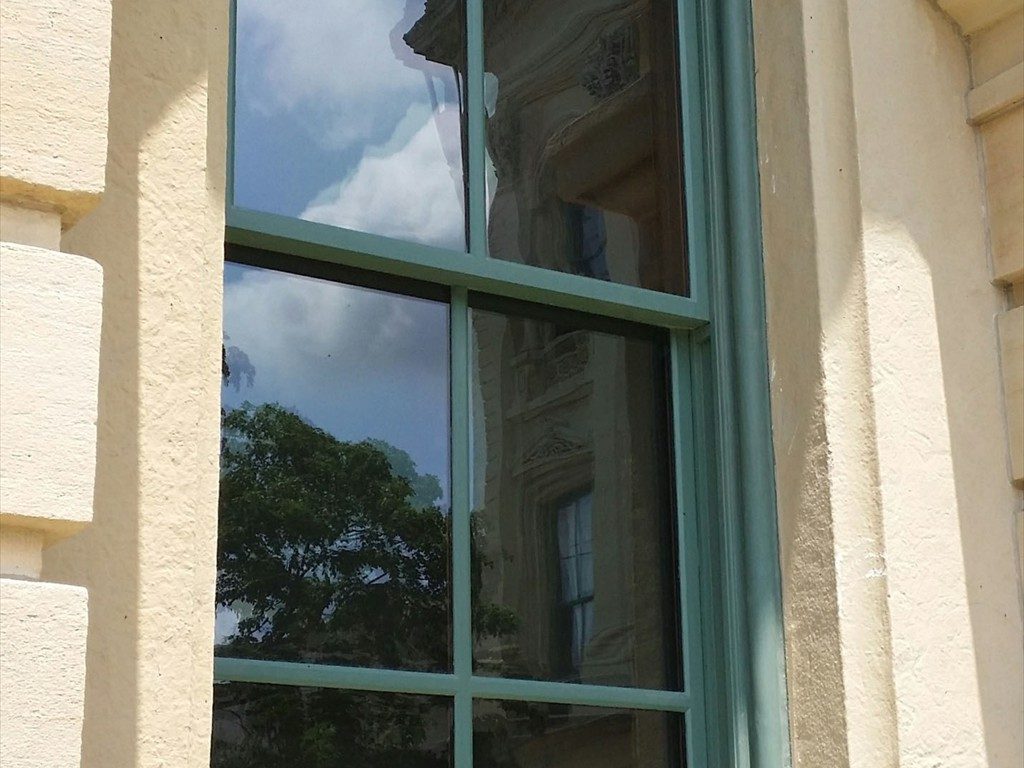 Details of an exterior window on the Illinois State Capitol.