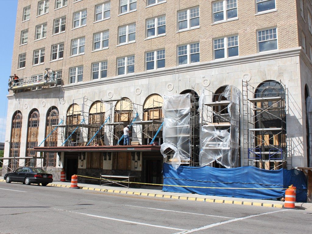 The exterior of the Robert E. Lee Hotel during construction.